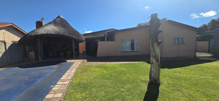 4 Bedroom Property for Sale in Hadison Park Northern Cape